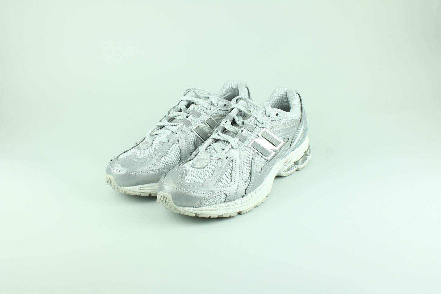 NB 1906D 'Metallic Silver' (Protection Pack) - Size 44 (ARCHIVE)