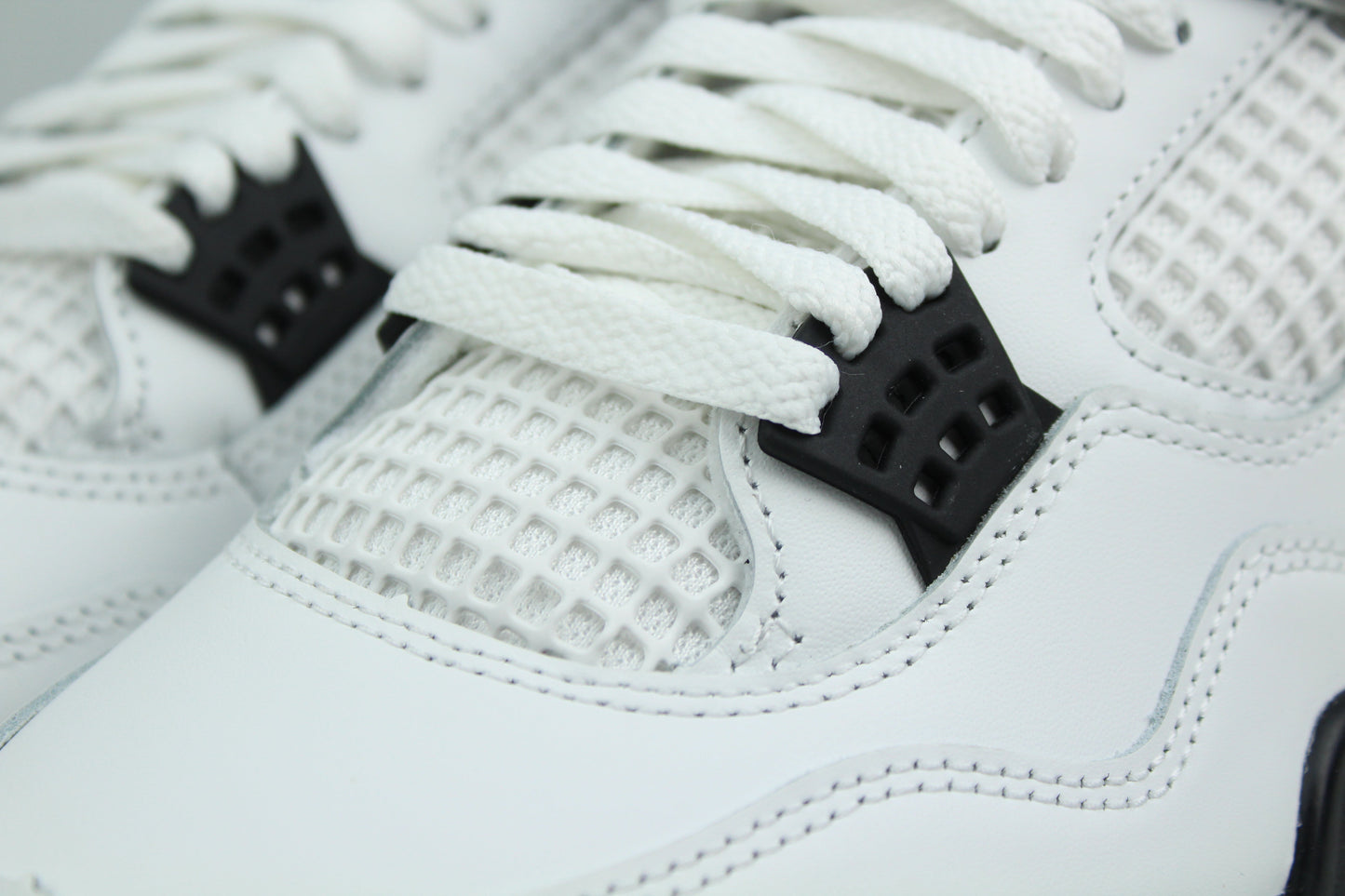 NK Jordan 4 Retro 'White Cement'