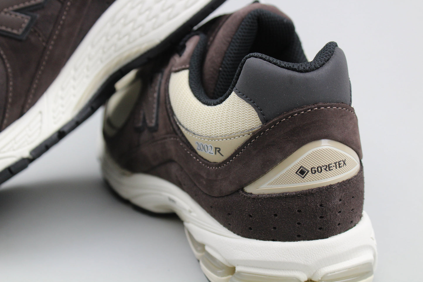 NB 2002 'Black Coffee Gore-Tex'