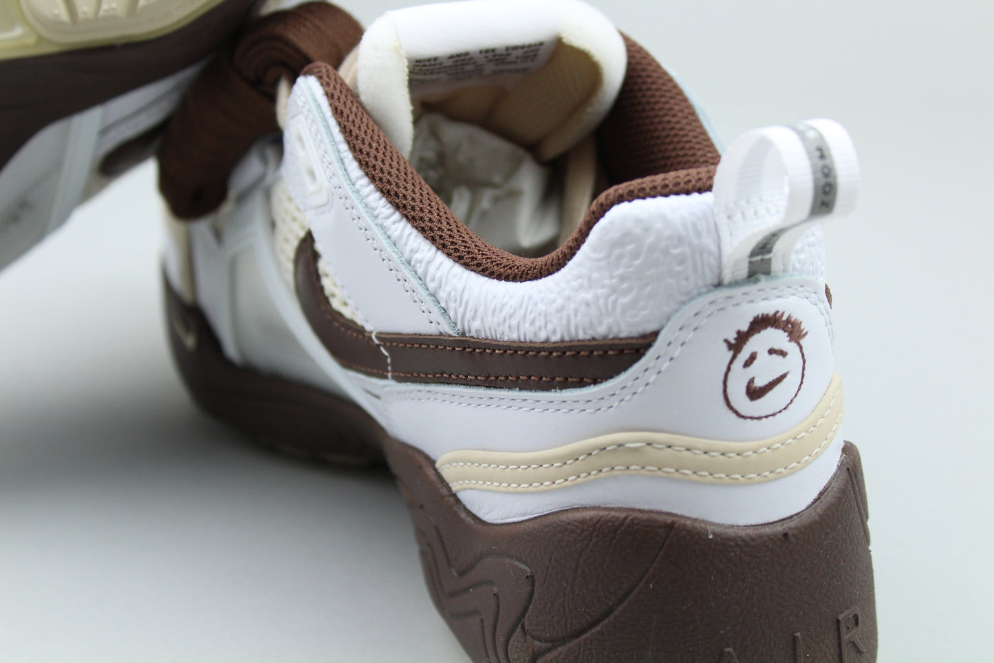 NK Zoom Field Jaxx Travis Scott 'Light Chocolate'