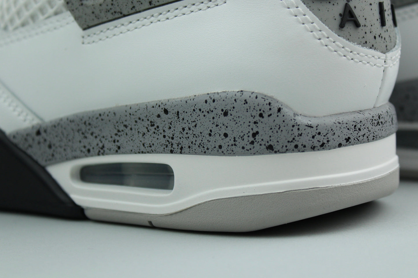 NK Jordan 4 Retro 'White Cement'
