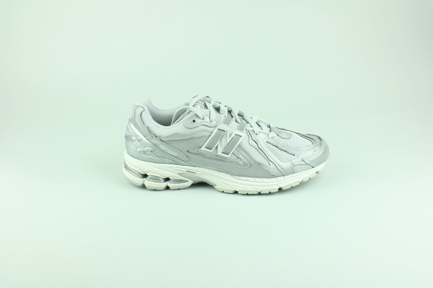 NB 1906D 'Metallic Silver' (Protection Pack) - Size 44 (ARCHIVE)